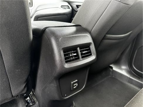 Used 2024 Chevrolet Equinox LT AWD/4WD image 19