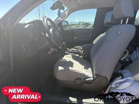 Used 2022 Toyota Tacoma SR AWD/4WD image 20
