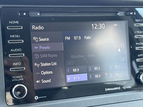 Used 2018 Toyota Sienna LE FWD image 20