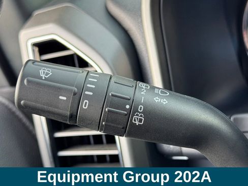 Used 2020 Ford Expedition XLT w/ Equipment Group 202A image 8