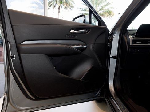 Used 2025 Cadillac XT4 Premium Luxury image 20