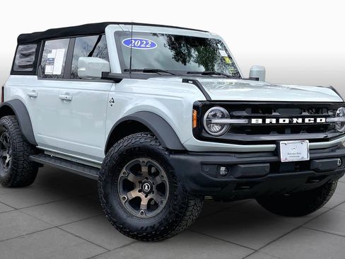 Used 2022 Ford Bronco Outer Banks AWD/4WD image 3
