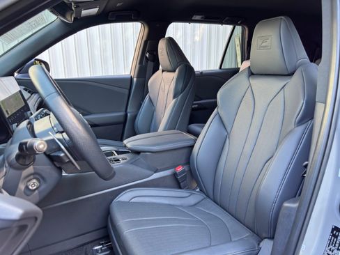 Used 2025 Lexus TX 500h AWD w/ Technology Package image 37