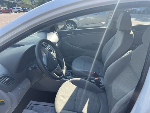 Used 2016 Hyundai Accent SE FWD image 9