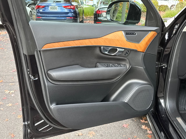 Used 2021 Volvo XC90 T6 Momentum w/ Climate Package AWD/4WD image 9