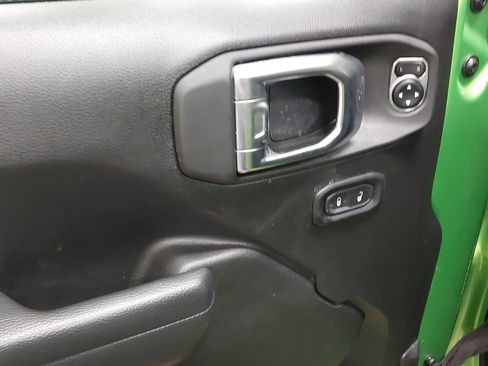 Used 2025 Jeep Gladiator Sport AWD/4WD image 25