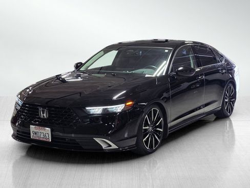 Used 2024 Honda Accord Touring image 3