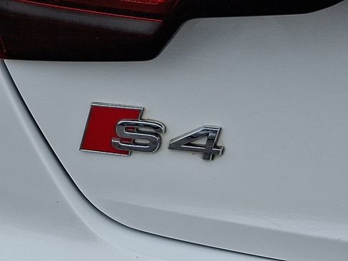 Used 2022 Audi S4 Premium image 31