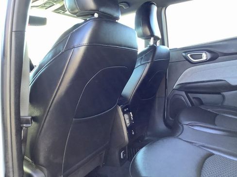 Used 2025 Jeep Compass Latitude w/ Convenience Group image 22