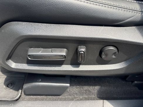 Used 2023 Honda Pilot EX-L image 17