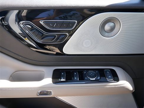 Used 2023 Lincoln Aviator Reserve w/ Equipment Group 201A image 20