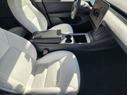 Used 2025 Tesla Model Y Long Range AWD/4WD image 14