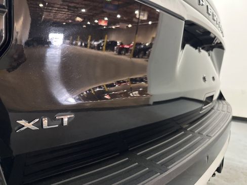 Used 2023 Ford Expedition Max XLT image 11