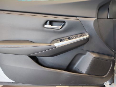 Used 2020 Nissan Sentra SR w/ Electronics Package FWD image 25