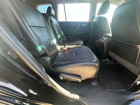 Used 2013 Toyota Highlander Limited image 18
