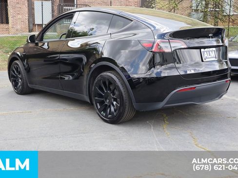 Used 2025 Tesla Model Y Long Range AWD/4WD image 9