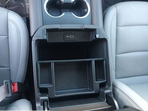 Used 2022 GMC Yukon XL SLT w/ SLT Luxury Package AWD/4WD image 59