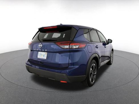 Used 2025 Nissan Rogue SV FWD image 10