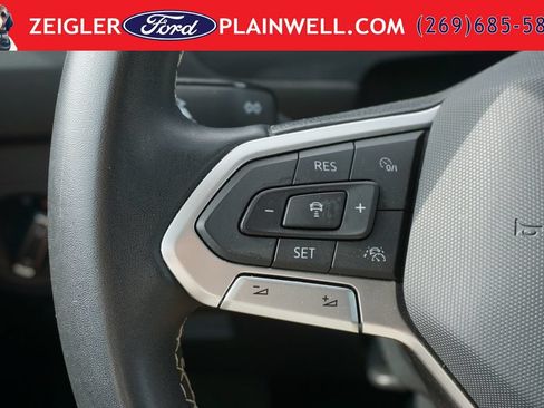 Used 2023 Volkswagen Tiguan SE AWD/4WD image 22