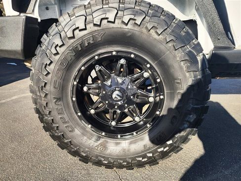 Used 2016 Jeep Wrangler Sport image 33