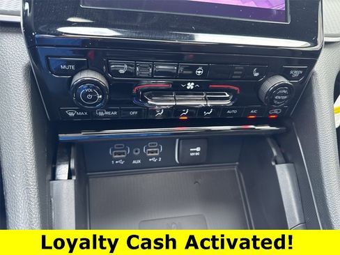 New 2025 Jeep Grand Cherokee Laredo w/ Luxury Tech Group I image 15