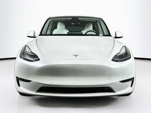 Used 2021 Tesla Model Y Performance AWD/4WD image 2