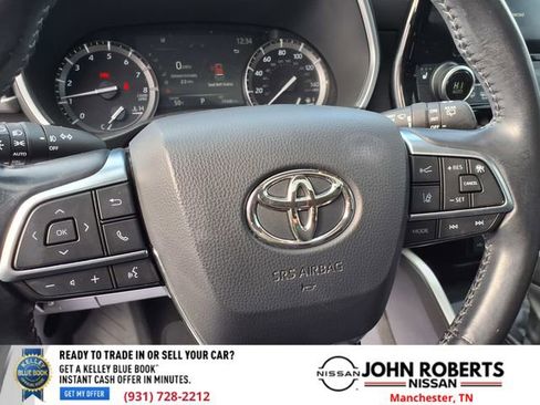 Used 2021 Toyota Highlander XLE image 23