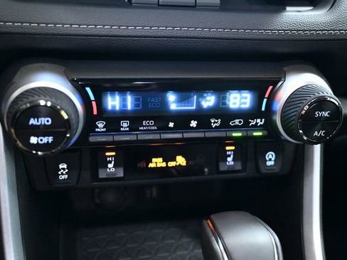 Used 2025 Toyota RAV4 XLE Premium image 28