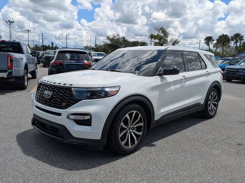 Used 2022 Ford Explorer ST AWD/4WD image 3