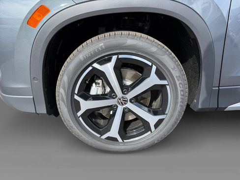 New 2026 Volkswagen Tiguan SE AWD/4WD image 9