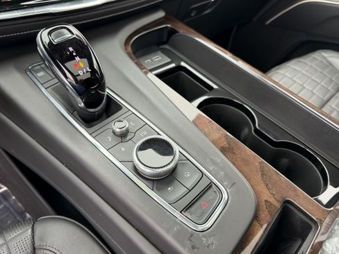 Used 2023 Cadillac Escalade Sport Platinum AWD/4WD image 18