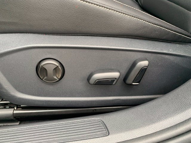 Used 2024 Volkswagen Jetta SE FWD image 11