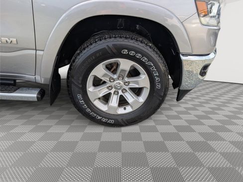 Used 2019 RAM 1500 Laramie AWD/4WD image 9