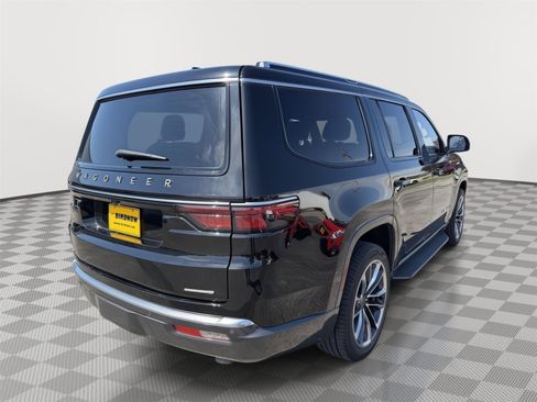 Used 2022 Jeep Wagoneer Series II w/ Premium Group I AWD/4WD image 11