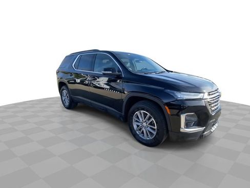 Used 2023 Chevrolet Traverse LT w/ LPO, Floor Liner Package FWD image 4
