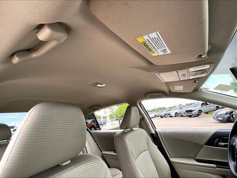 Used 2017 Honda Accord LX image 12