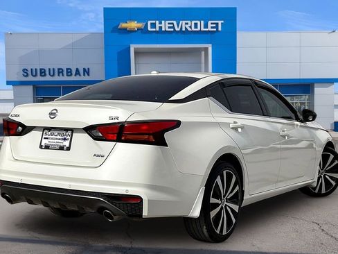Used 2020 Nissan Altima 2.5 SR image 2