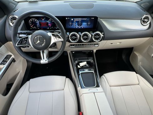 New 2026 Mercedes-Benz GLA 250 4MATIC image 21