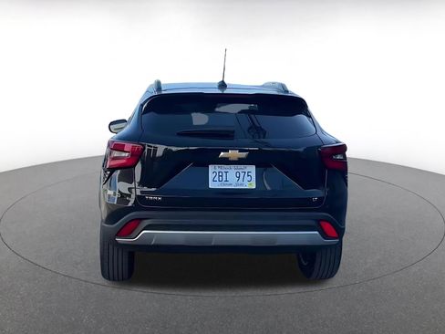 Used 2025 Chevrolet Trax LT image 12