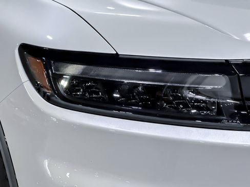 Used 2024 Honda Prologue Touring image 12