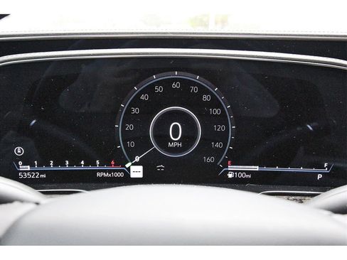 Used 2022 Cadillac Escalade Premium Luxury image 10