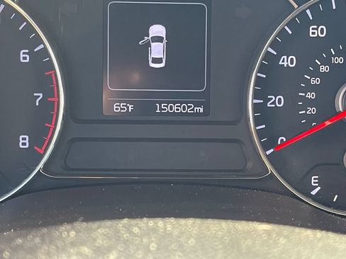 Used 2017 Kia Forte LX w/ Option Group 020 FWD image 3