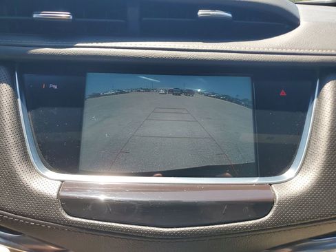 Used 2018 Cadillac XT5 FWD image 17