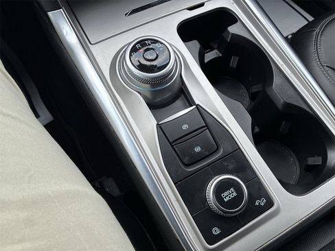 Used 2023 Ford Explorer XLT w/ Equipment Group 202A image 18