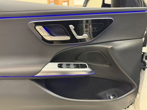 Used 2025 Mercedes-Benz E 350 Sedan image 25