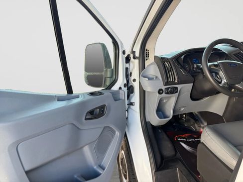 Used 2018 Ford Transit 250 130 Low Roof RWD image 11