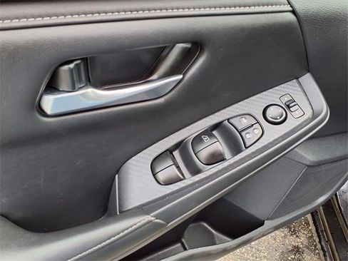 Used 2025 Nissan Sentra SV image 15