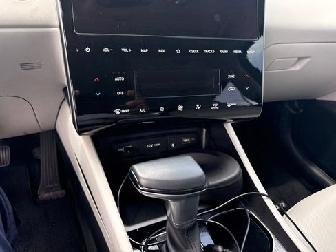 Used 2024 Hyundai Tucson SEL w/ Convenience Package FWD image 2