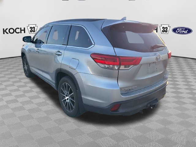 Used 2017 Toyota Highlander SE AWD/4WD image 6