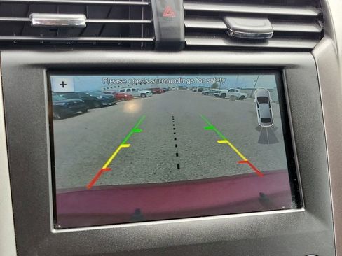 Used 2018 Ford Fusion SE w/ Fusion SE Technology Package FWD image 25